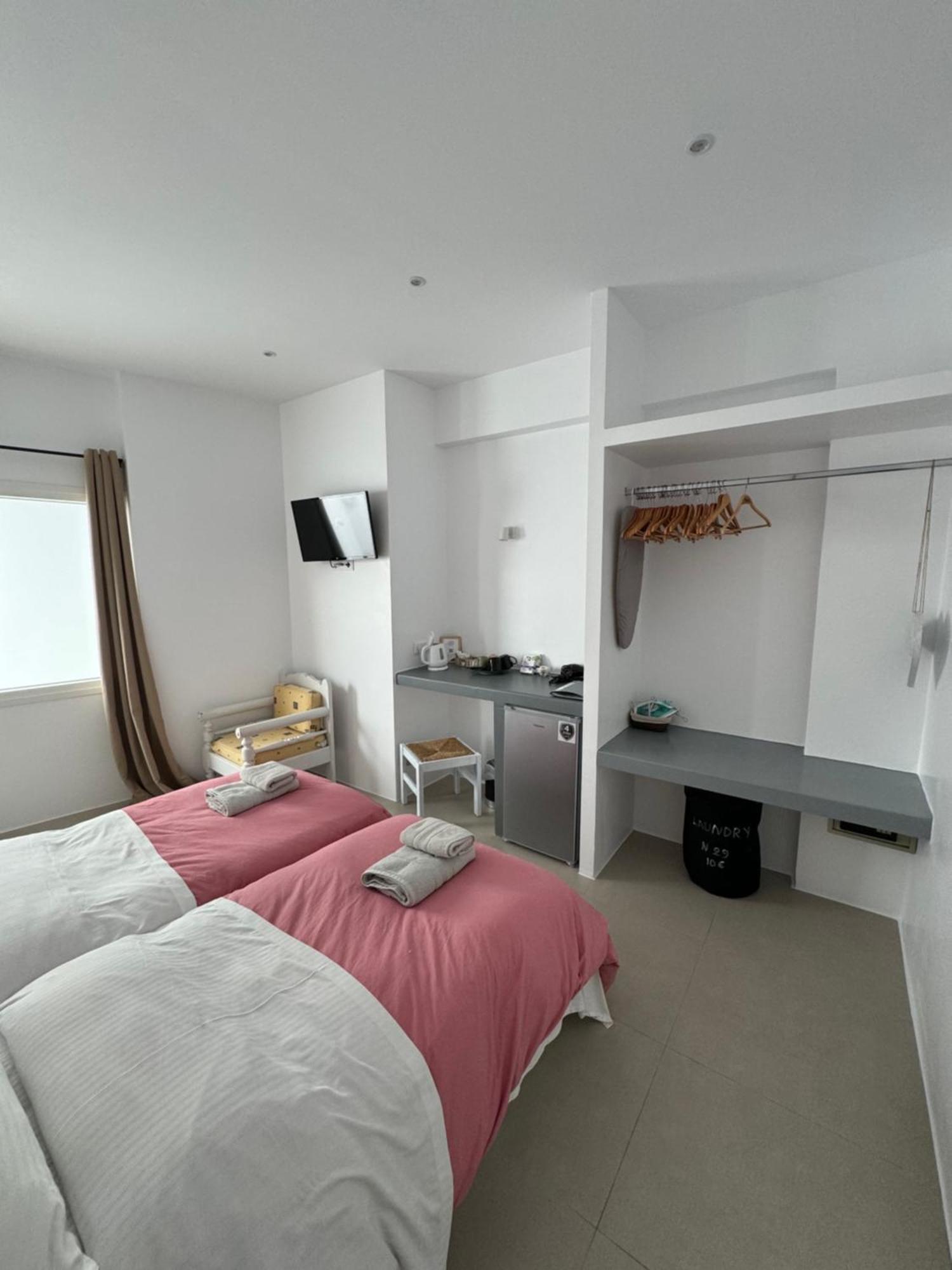 Madaky Hotel Naousa  Bagian luar foto